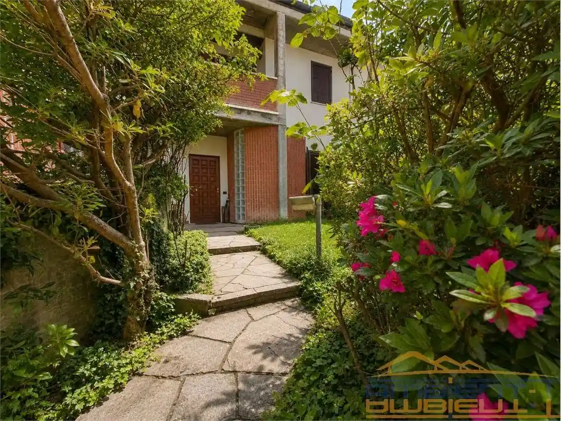Villa in vendita a Carnate
