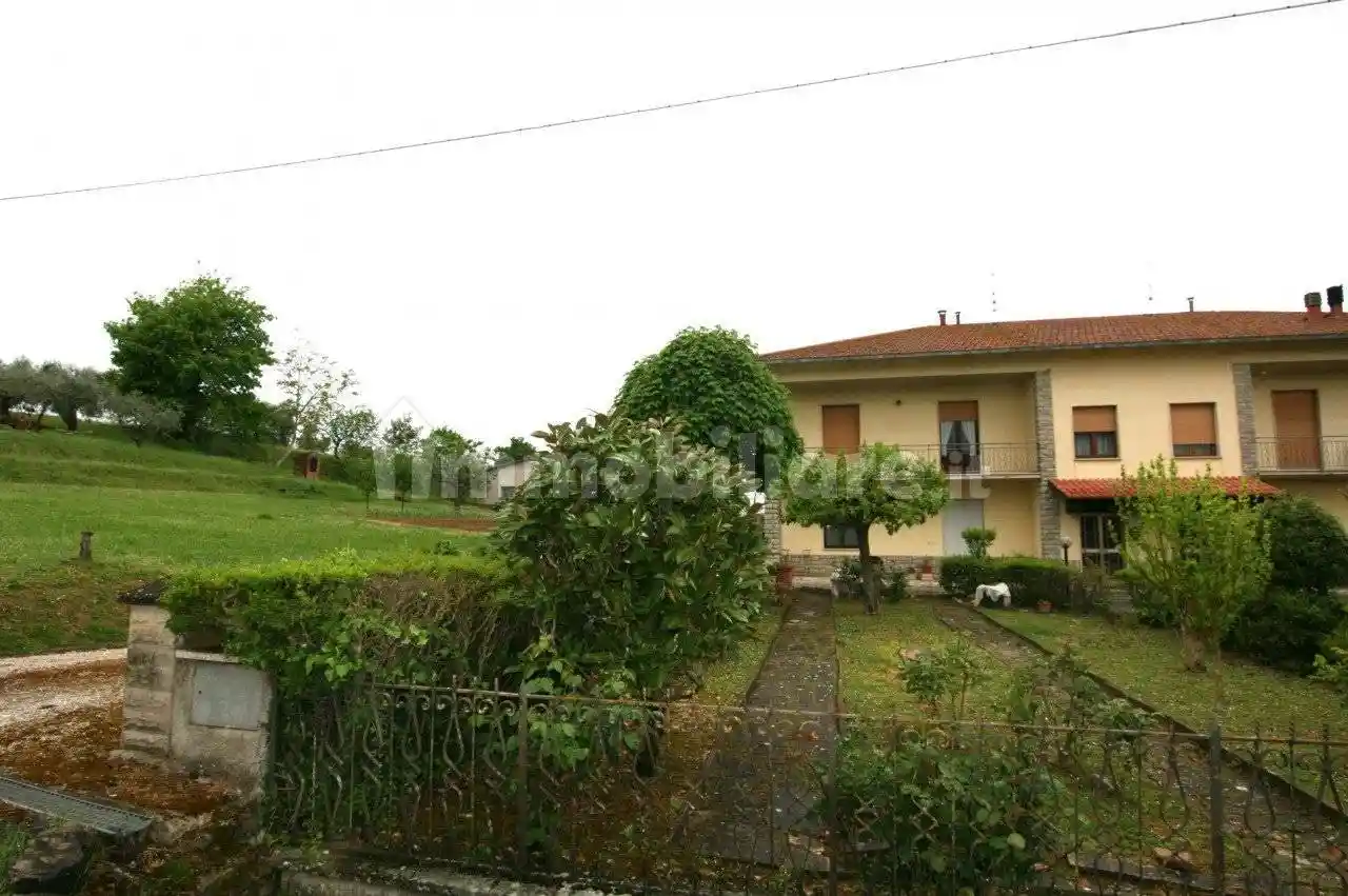 Casa indipendente in vendita a Cortona