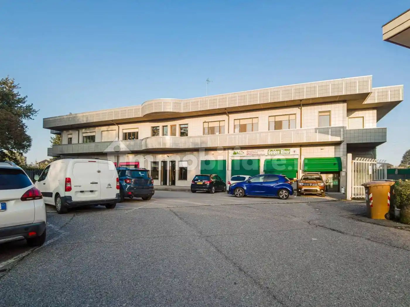 Palazzo - Edificio in vendita a Alpignano