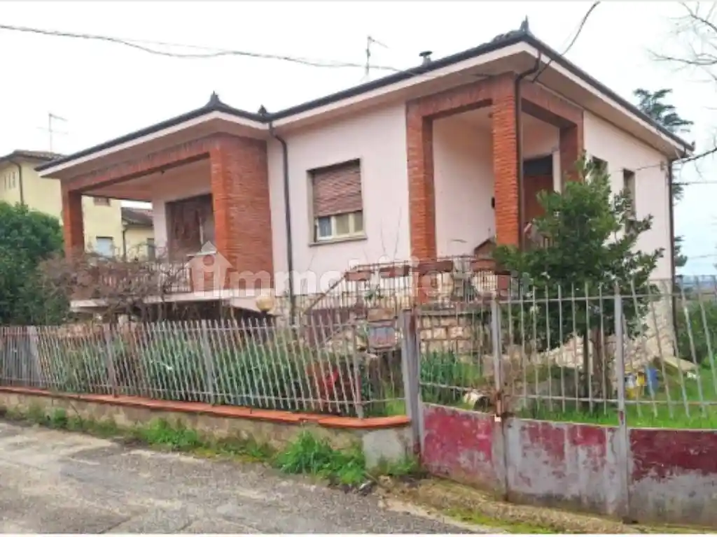 Villa in vendita a Trevi