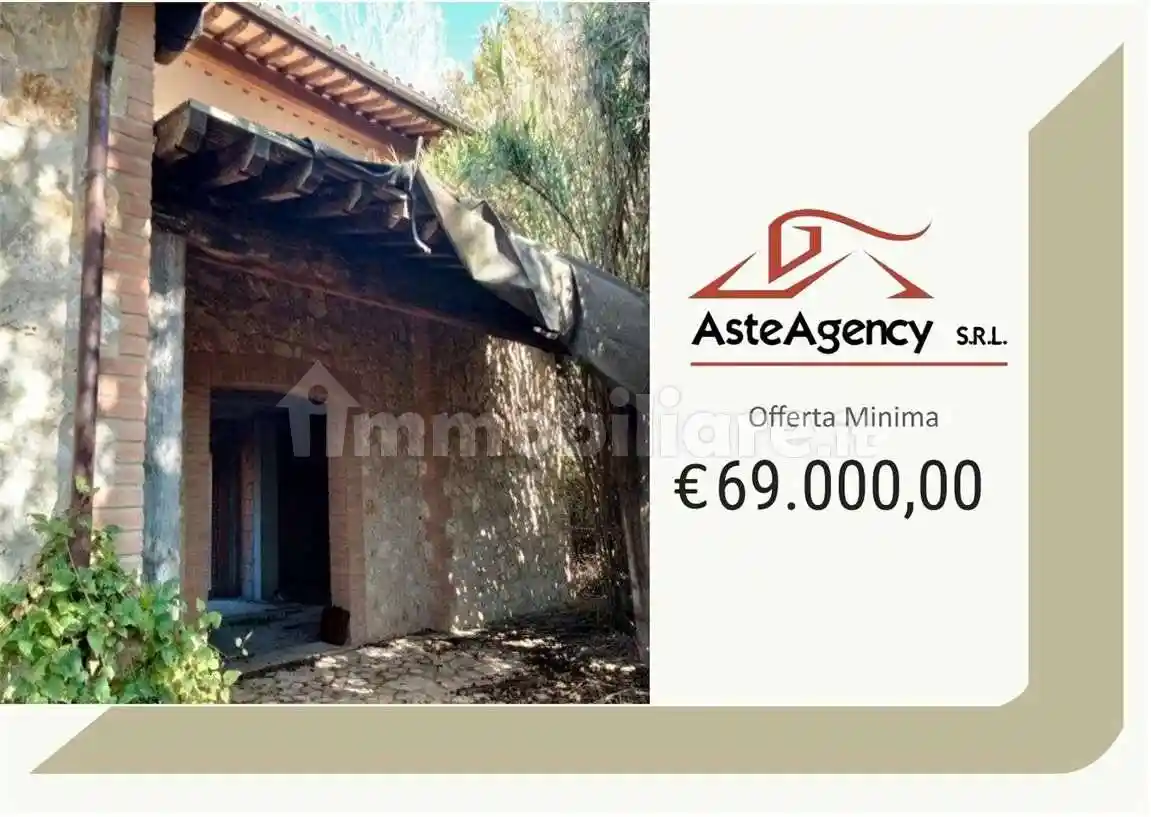Palazzo - Stabile in vendita a Giove