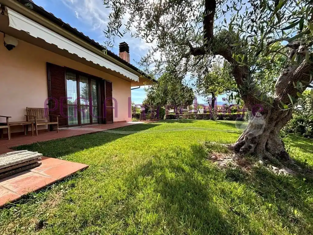Villa in vendita a Follonica
