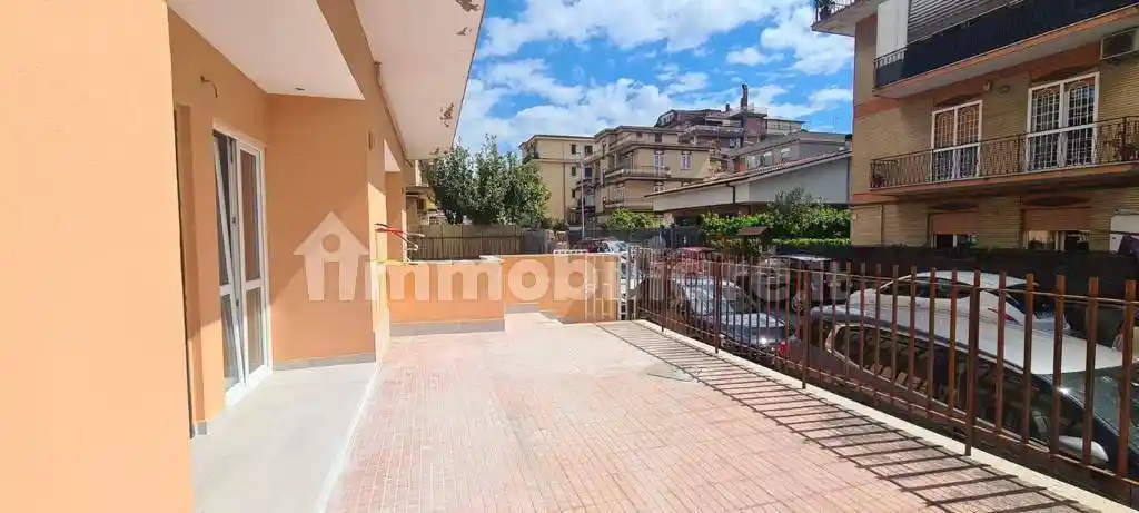 Palazzo - Stabile in vendita a Rende