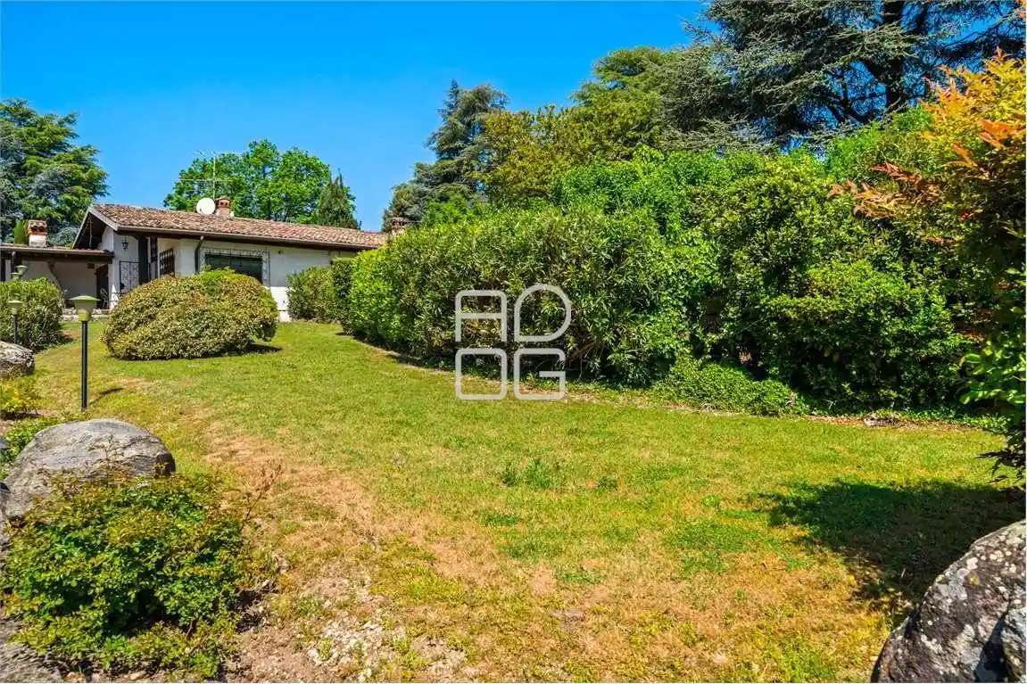 Villa in vendita a Padenghe sul Garda