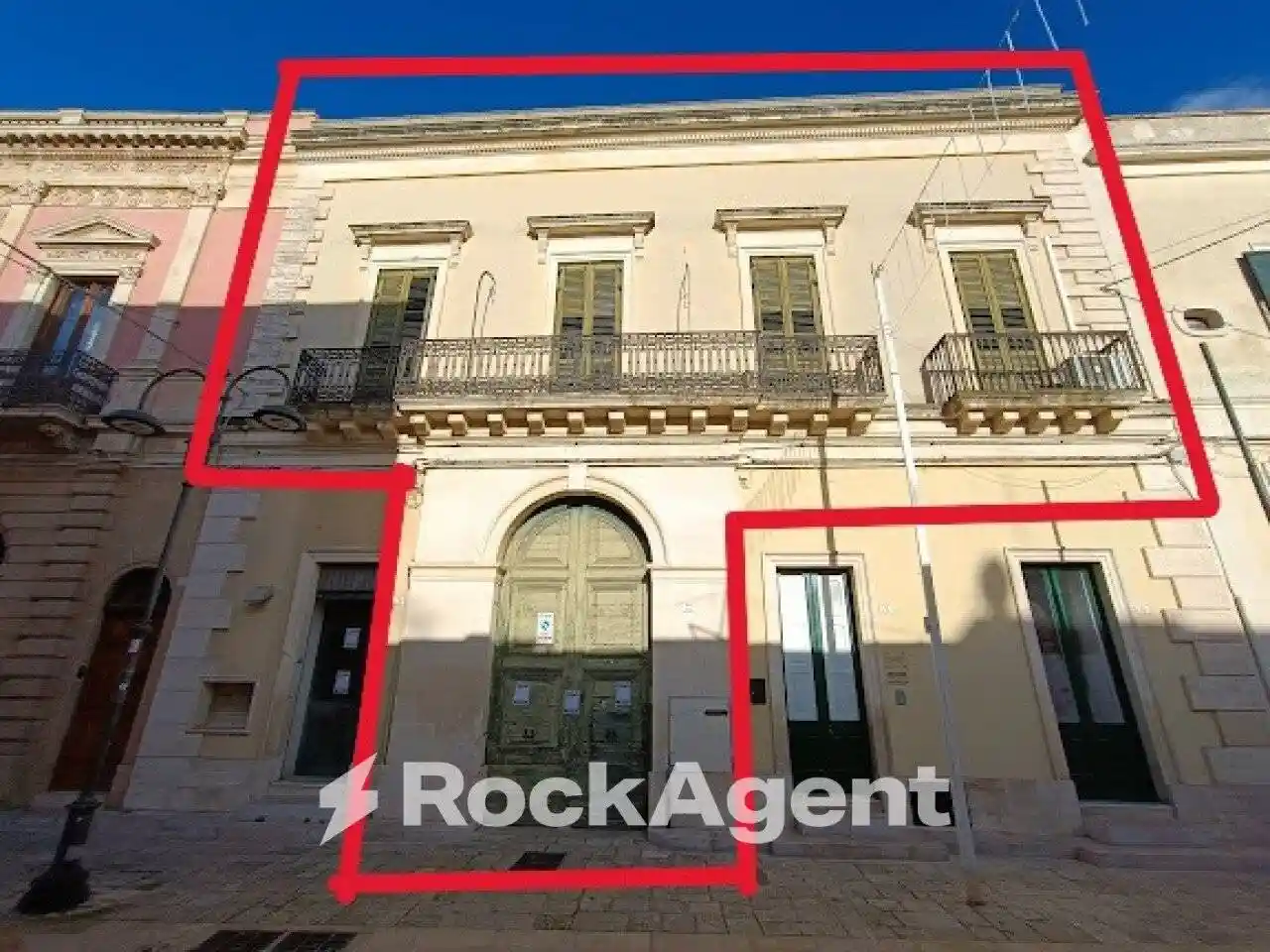 Palazzo - Edificio in vendita a Trepuzzi