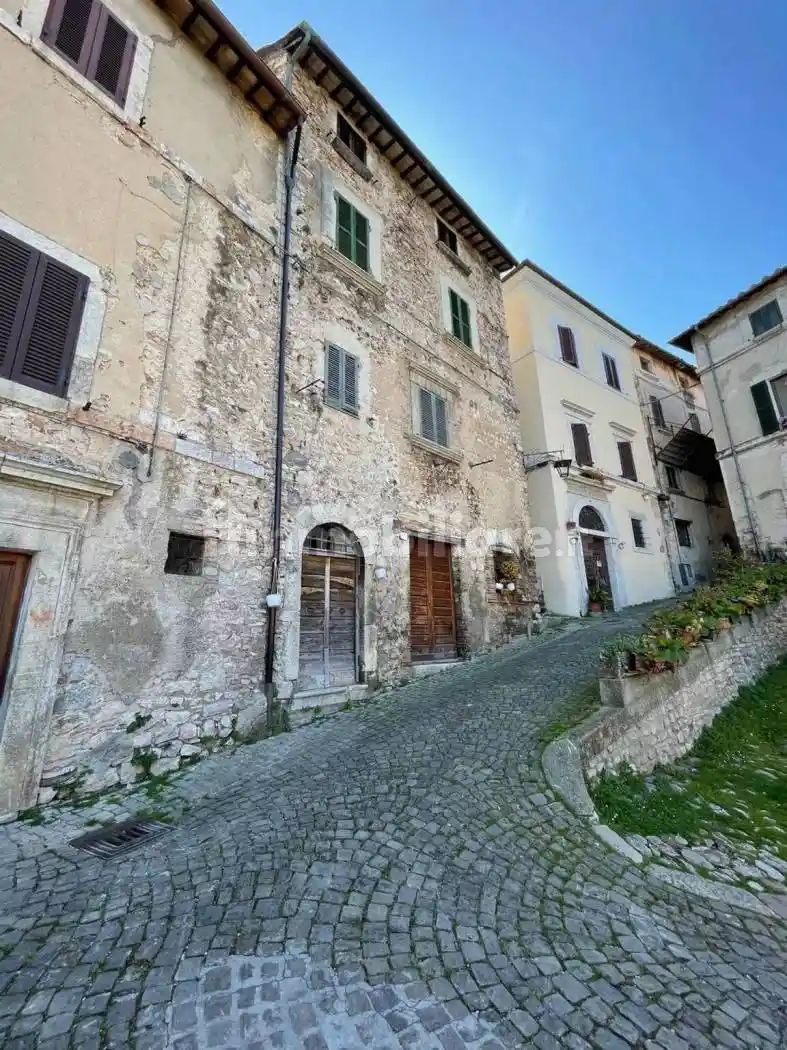 Appartamento in vendita a Stroncone