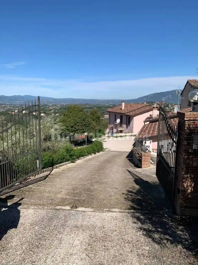 Villa in vendita a Stroncone