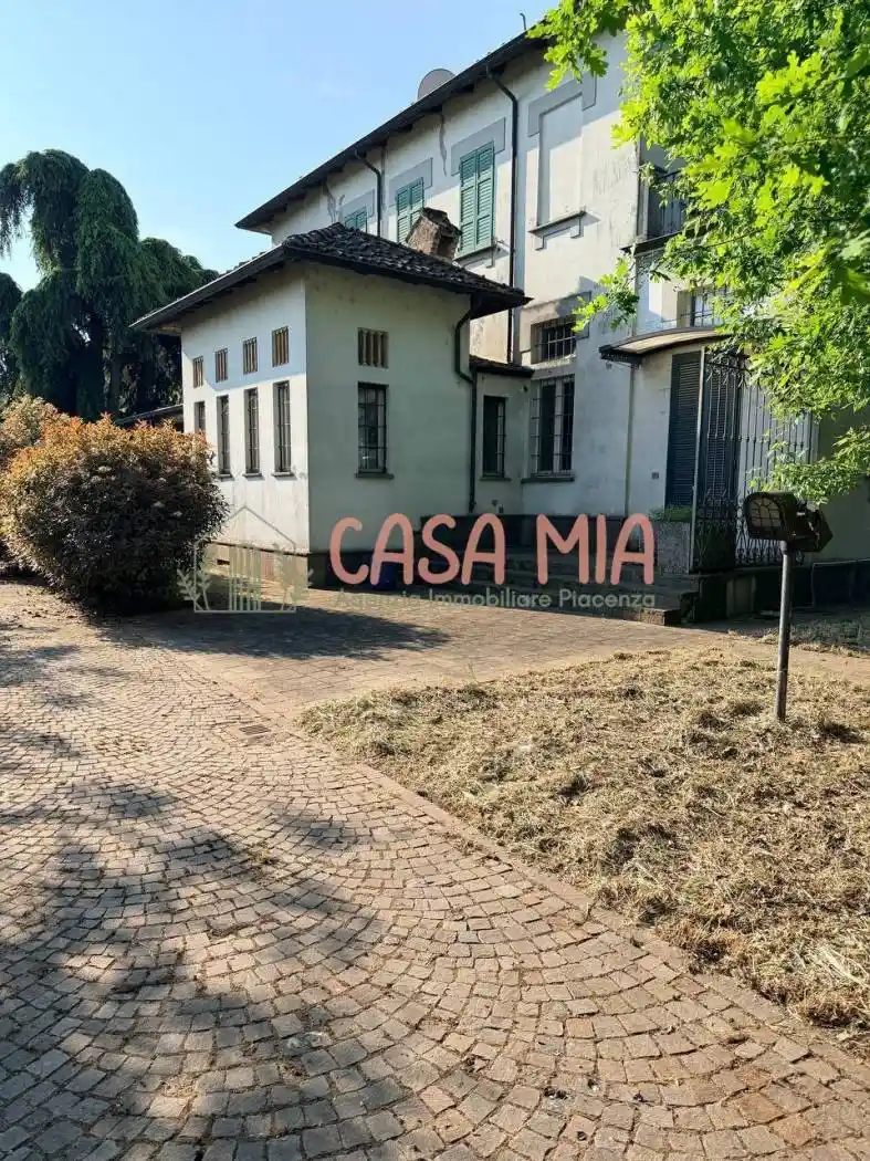 Villa in vendita a Calendasco