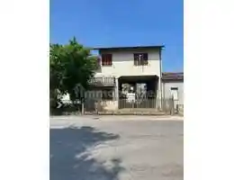 Appartamento in vendita a Russi