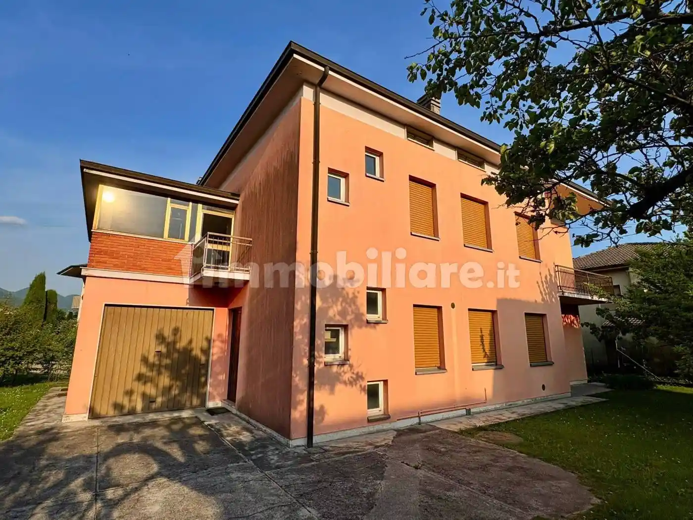 Villa in vendita a Almenno San Salvatore
