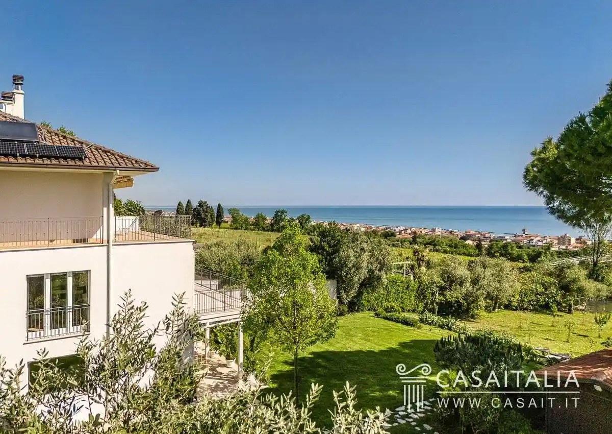 Villa in vendita a Potenza Picena