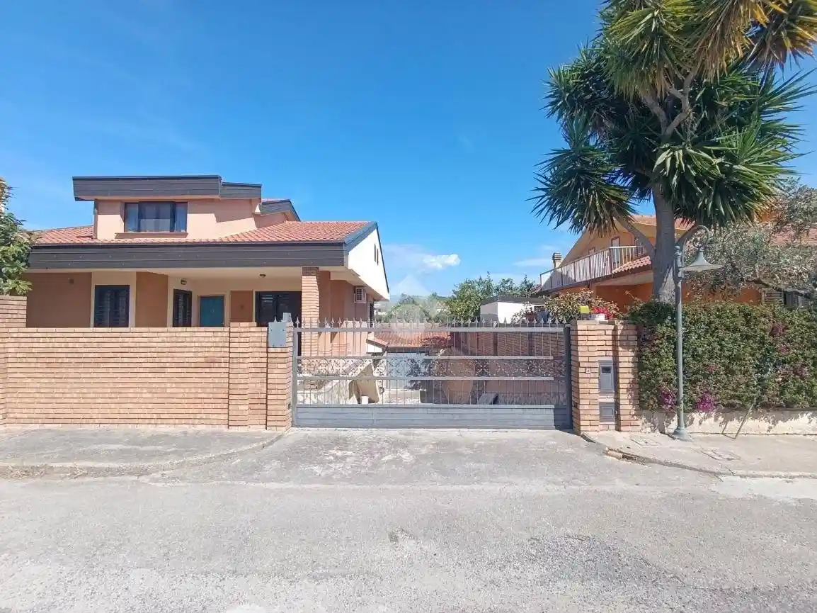Villa in vendita a Cropani
