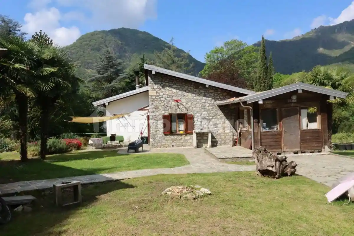 Villa in vendita a Valsolda