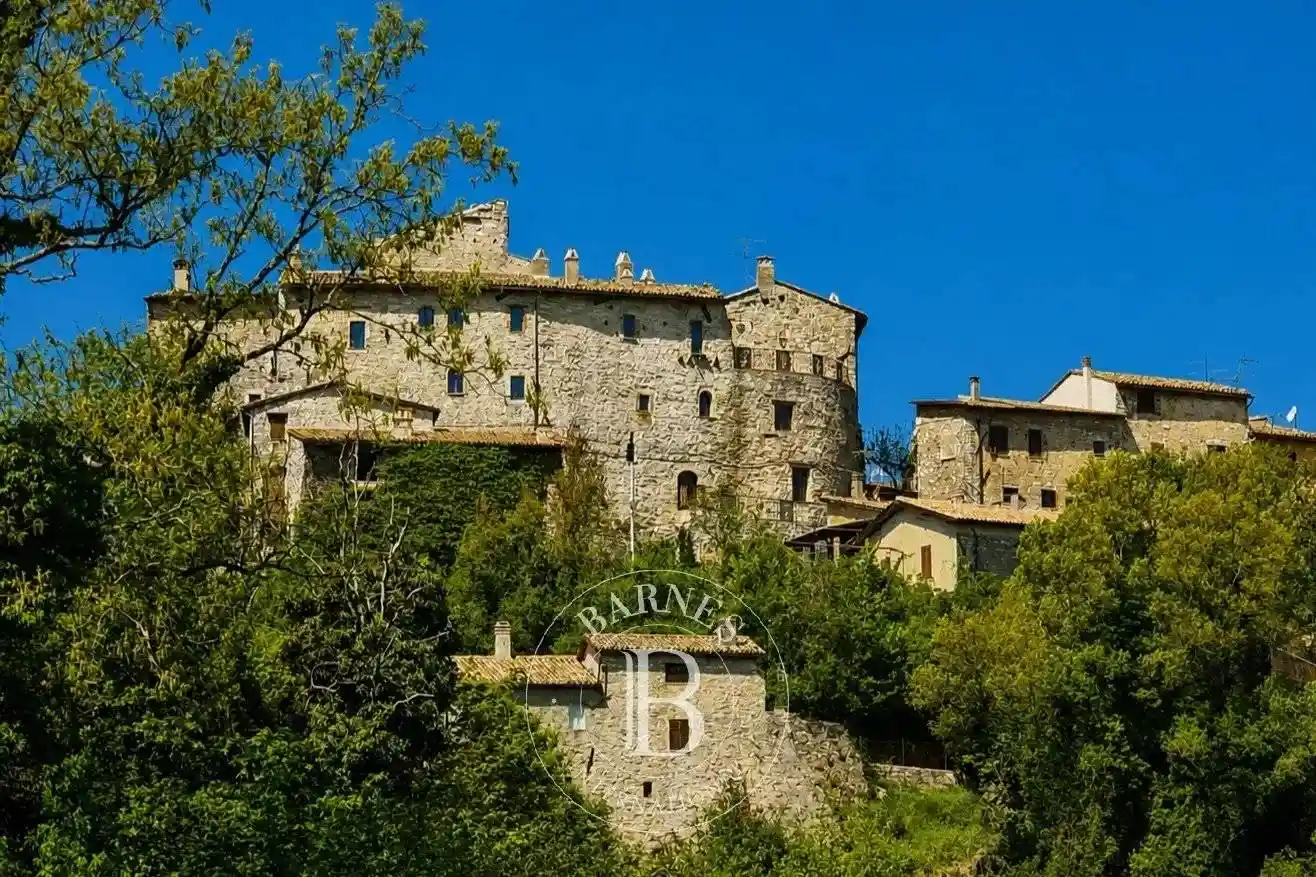 Palazzo - Edificio in vendita a Spoleto