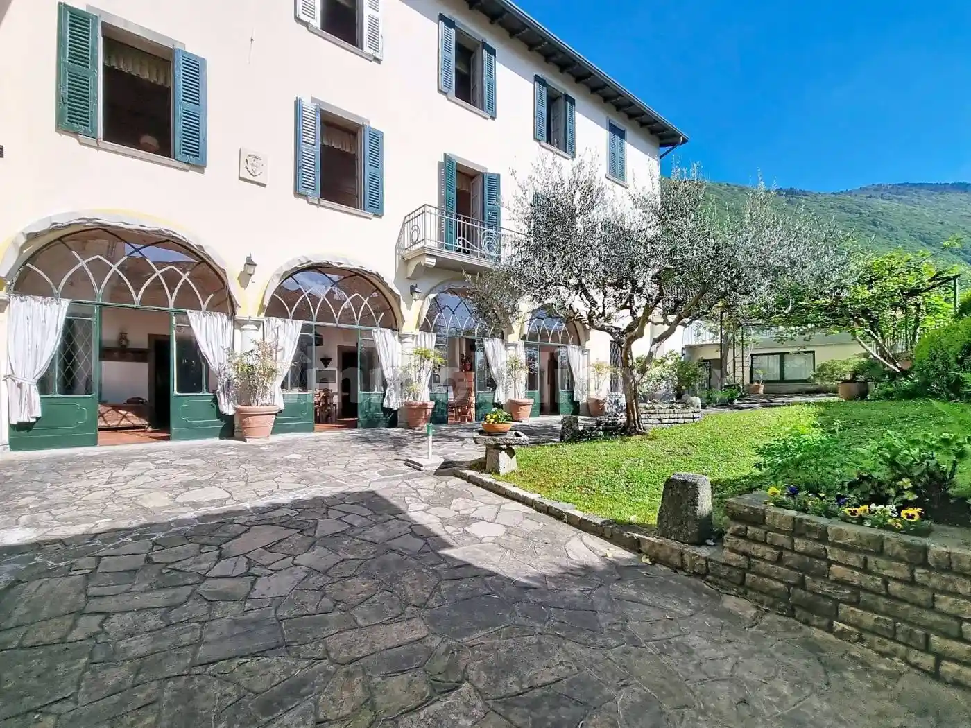 Palazzo - Edificio in vendita a Ranzanico