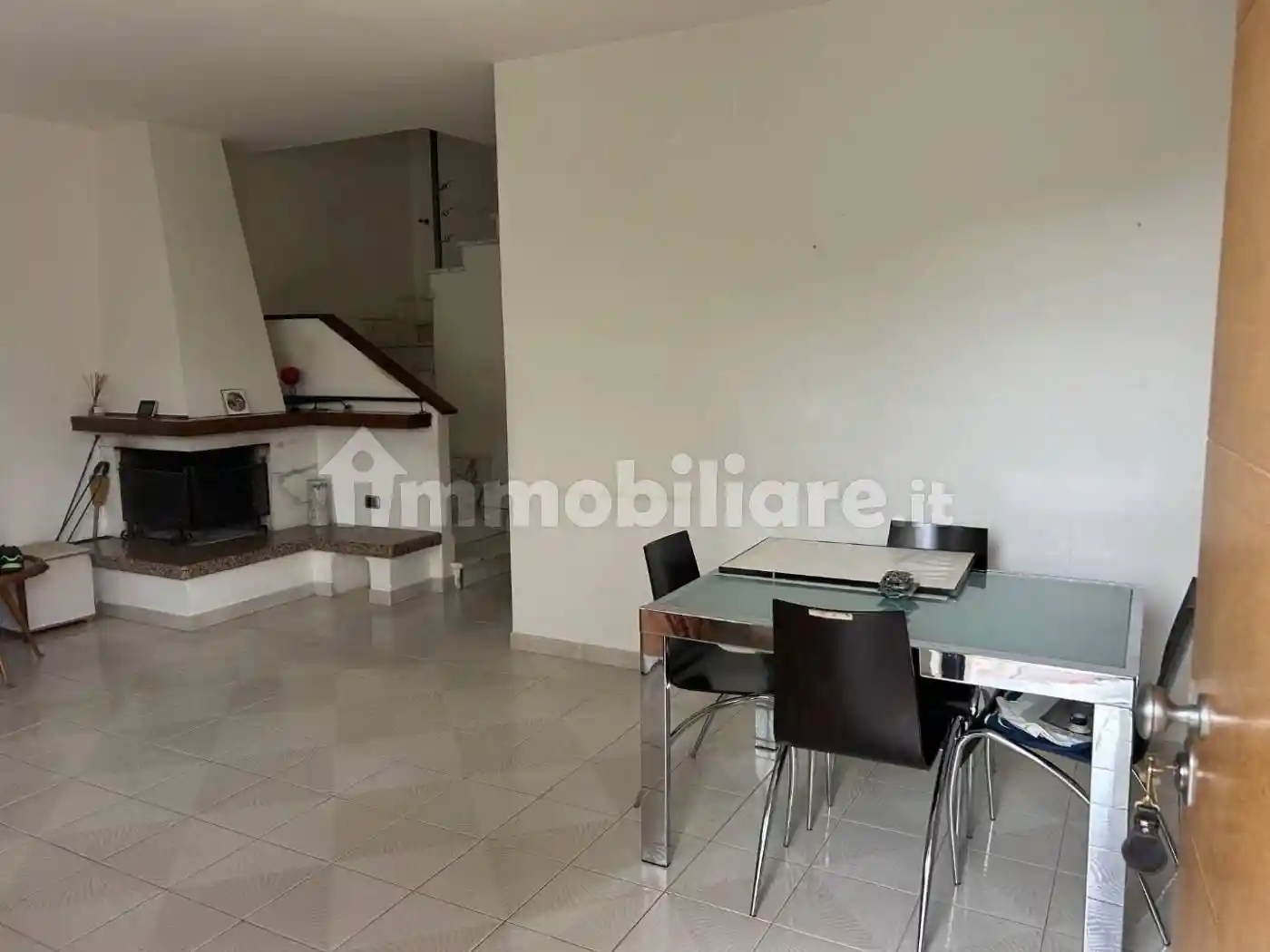 Casa indipendente in affitto a Carrara
