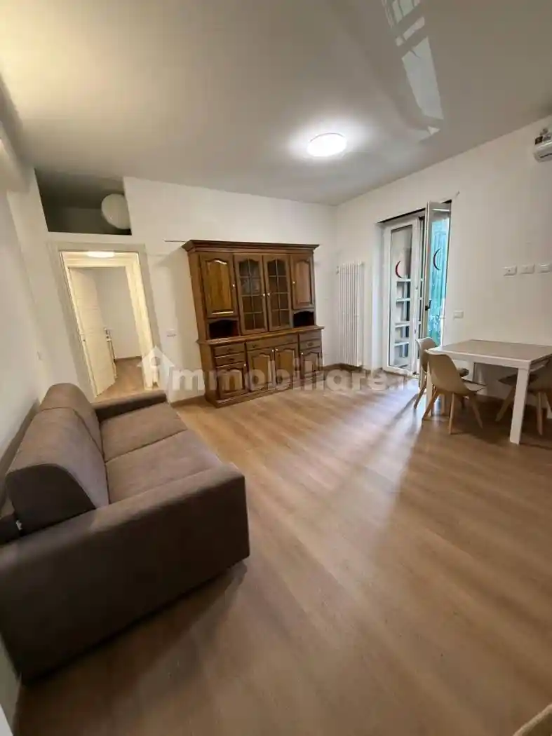 Palazzo - Edificio in affitto a Milano
