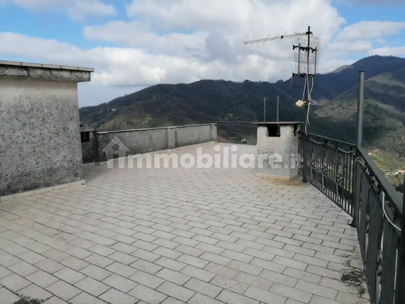 Casa indipendente in vendita a Luni