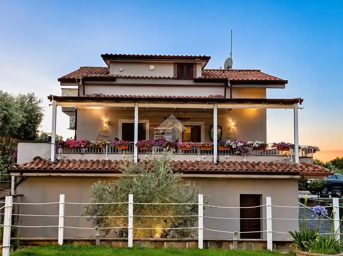 Villa in vendita a Marino