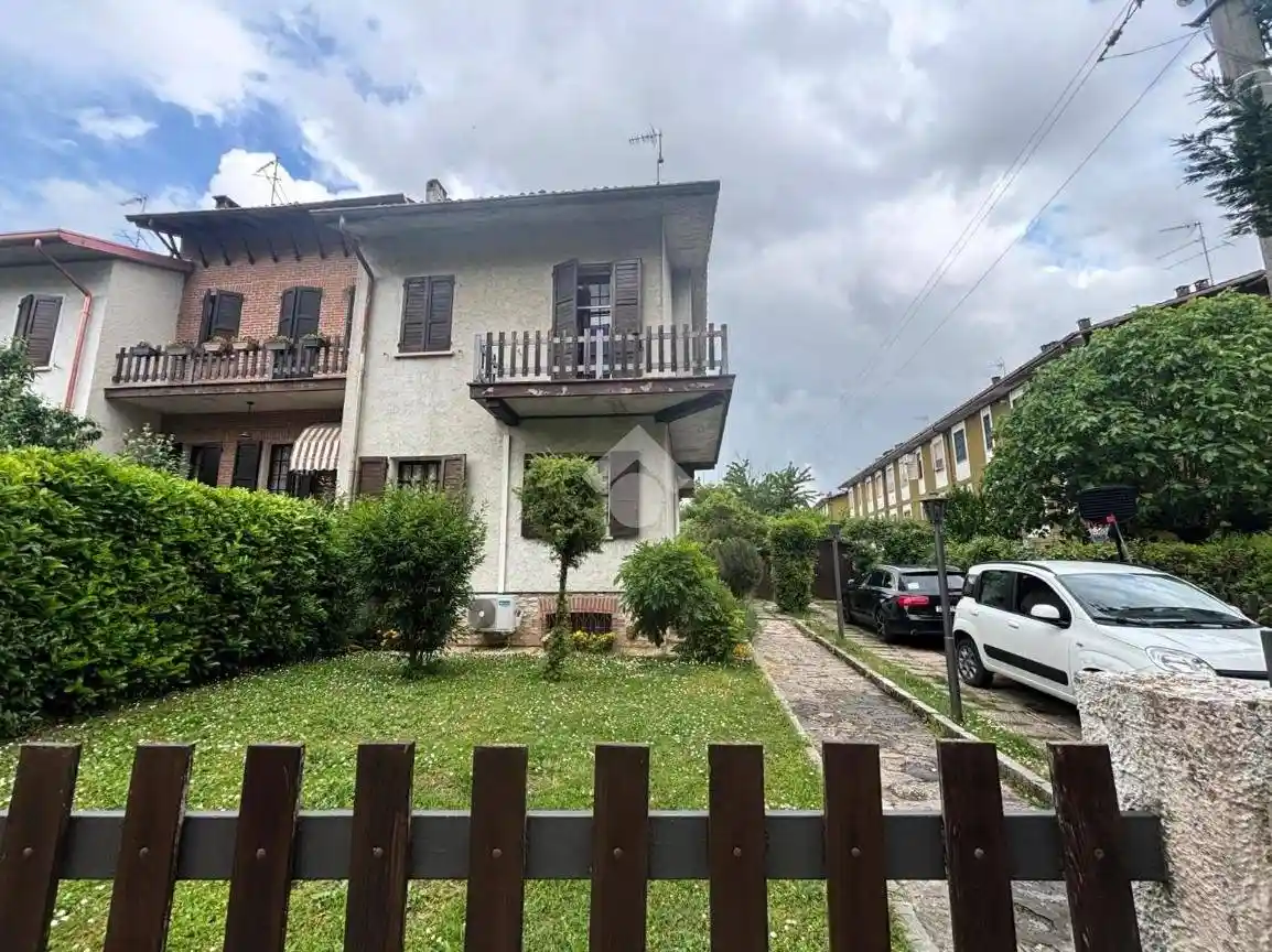 Villa in vendita a Mantova