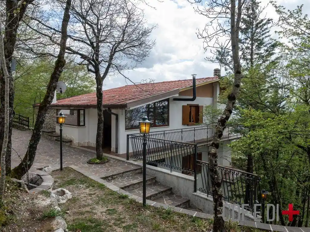 Villa in vendita a Petrella Salto