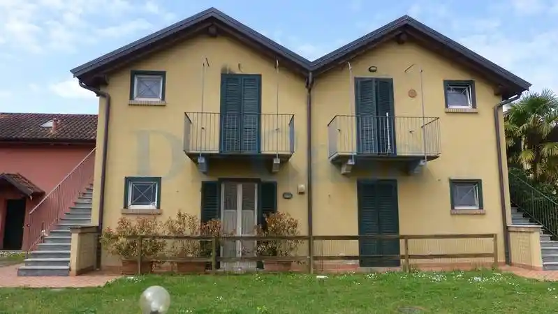 Appartamento in vendita a Leggiuno