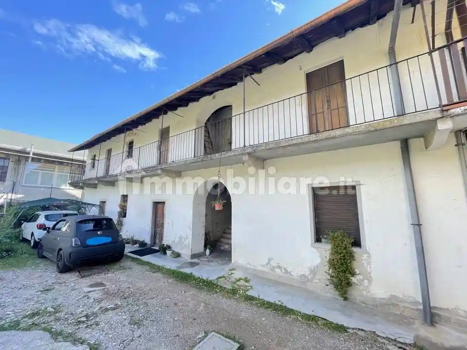 Rustico - Casale in vendita a Cocquio-Trevisago