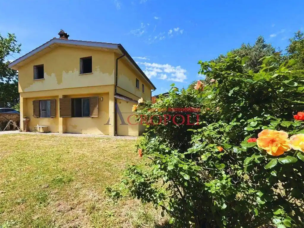Villa in vendita a Anguillara Sabazia