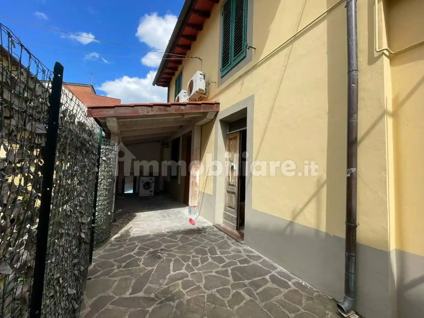Casa indipendente in vendita a Prato