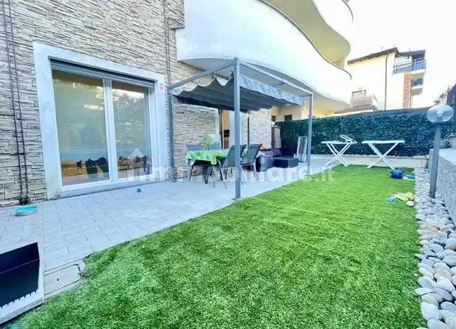 Appartamento in vendita a Barlassina
