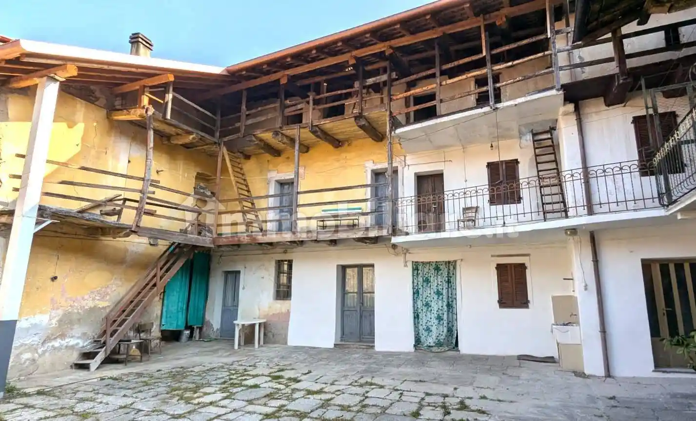 Casa indipendente in vendita a Gozzano