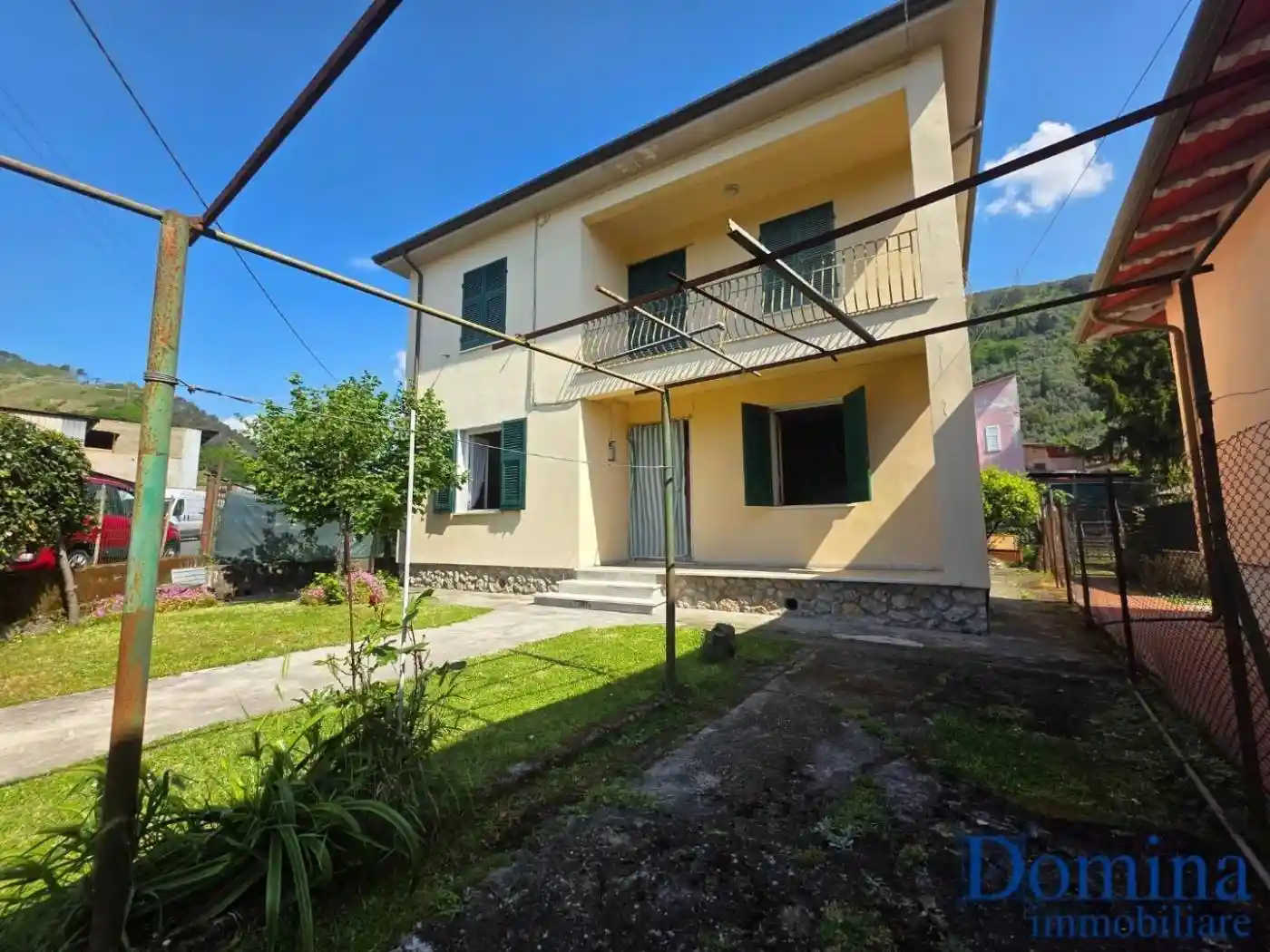 Casa indipendente in vendita a Massa