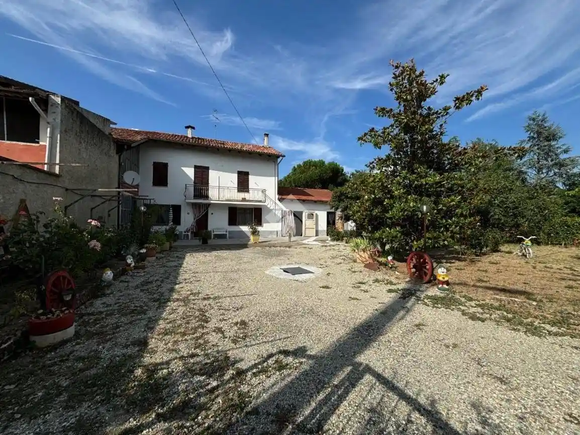 Casa indipendente in vendita a Bruno