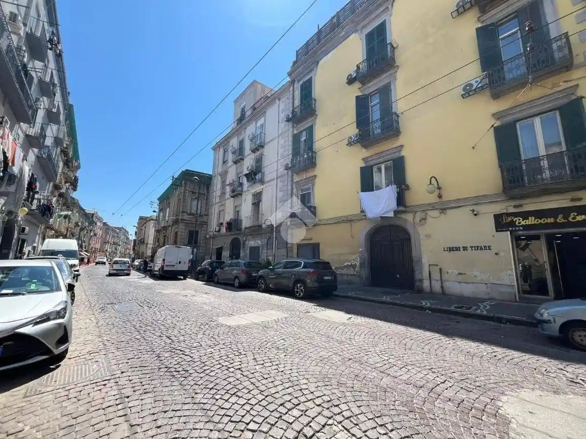 Appartamento in vendita a Napoli