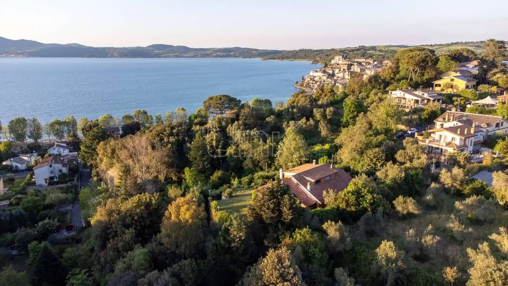 Villa in vendita a Anguillara Sabazia