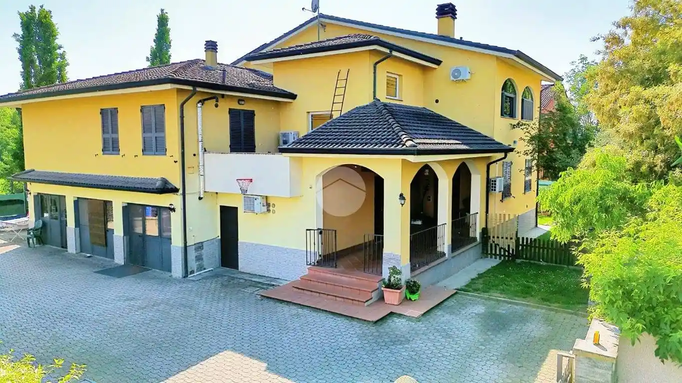 Villa in vendita a Torrile