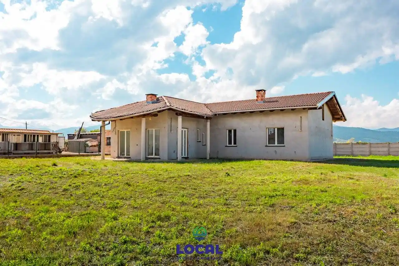 Villa in vendita a Busca