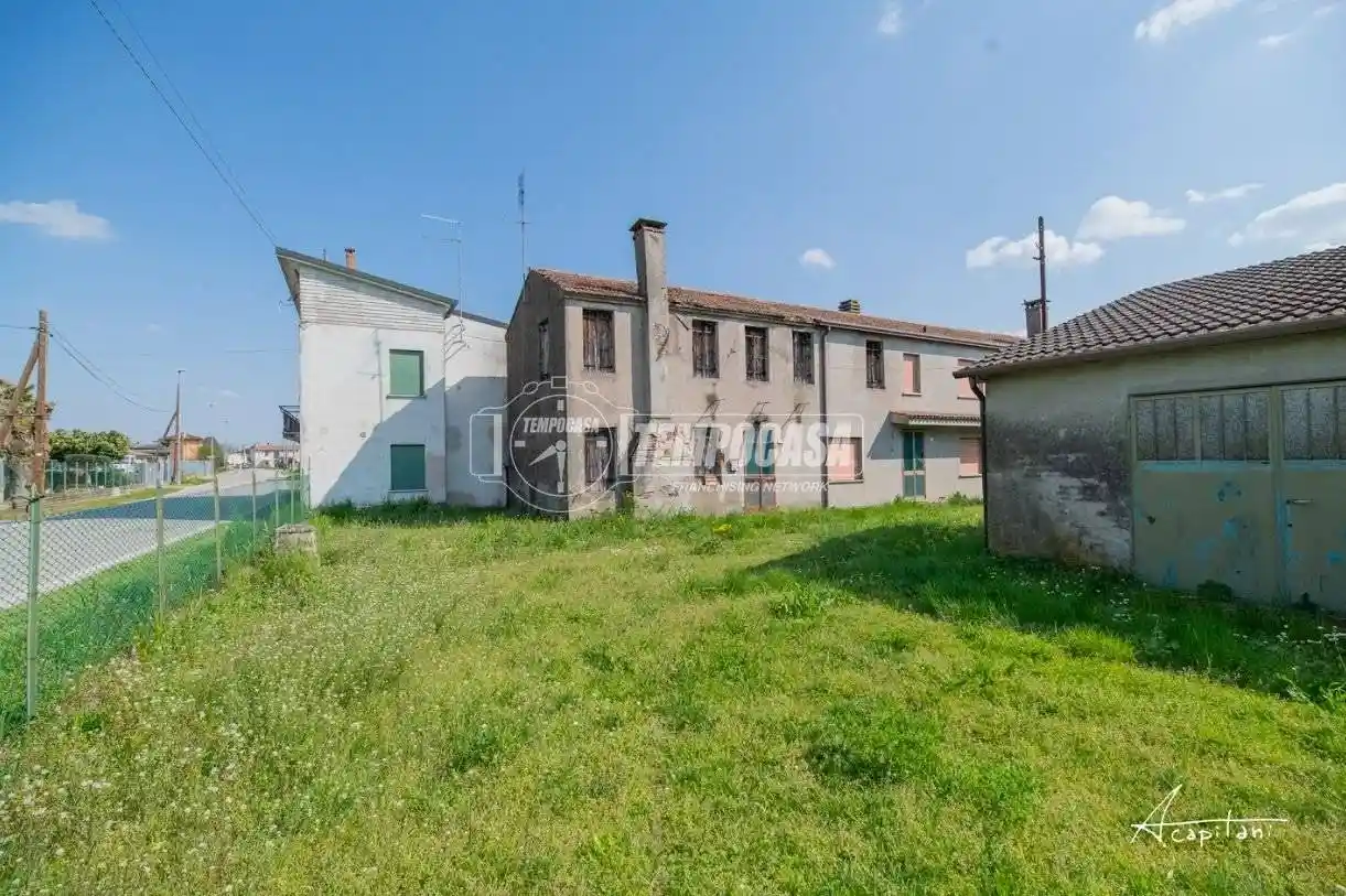 Rustico - Casale in vendita a Rovigo