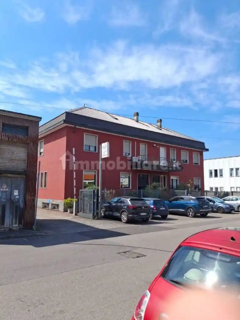Palazzo - Edificio in vendita a Buccinasco
