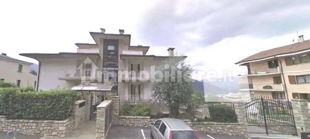 Palazzo - Stabile in vendita a Lumezzane