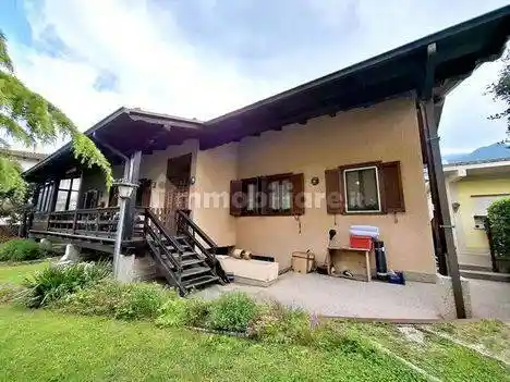 Villa in vendita a Gemona del Friuli