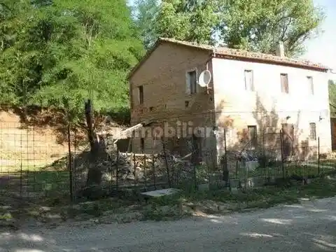 Rustico - Casale in vendita a Urbino