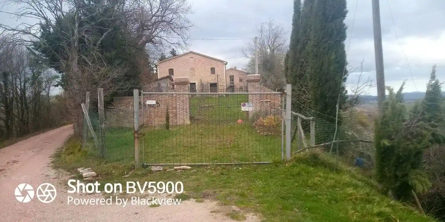 Rustico - Casale in vendita a Urbino