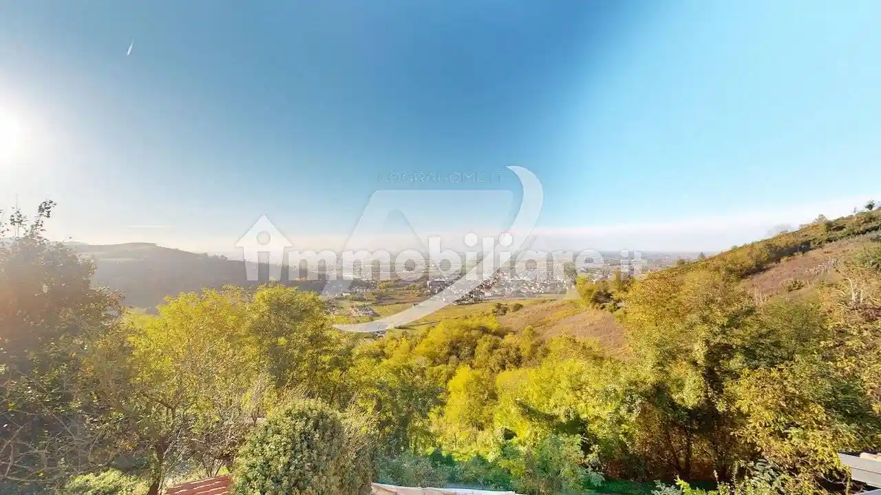 Villa in vendita a Broni