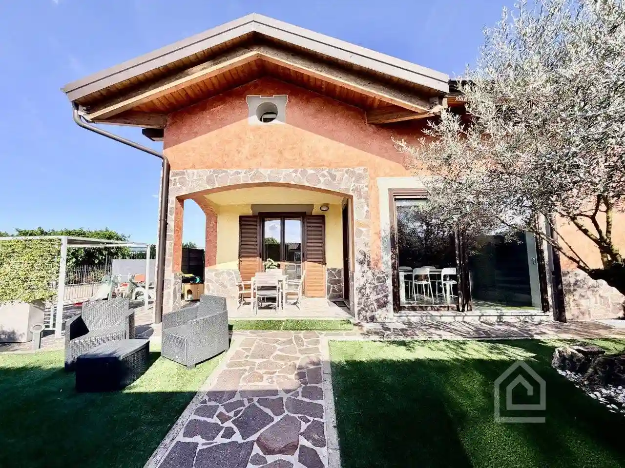 Villa - foto 2
