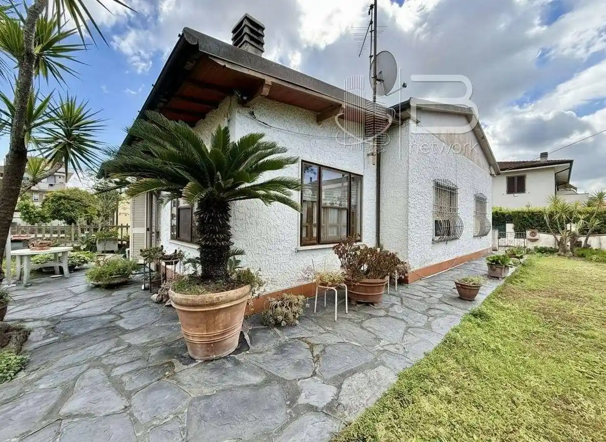 Villa in vendita a Viareggio