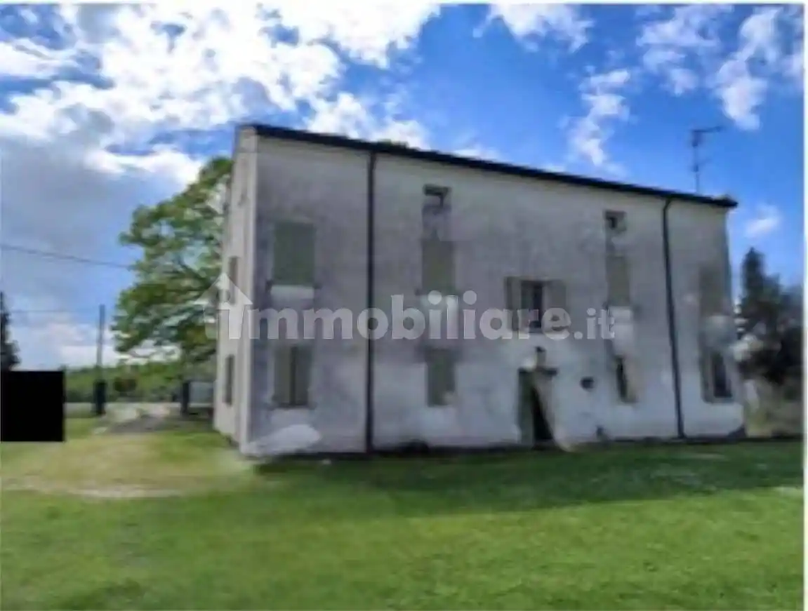 Casa indipendente in vendita a Castelnovo Bariano