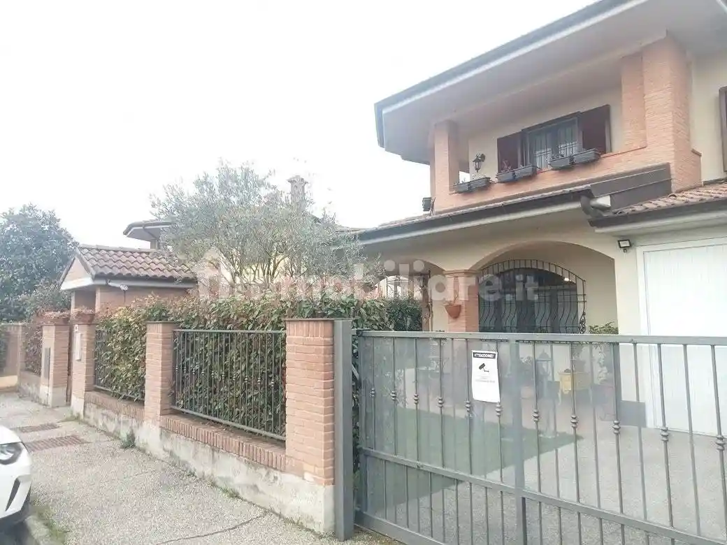 Villa in vendita a Certosa di Pavia