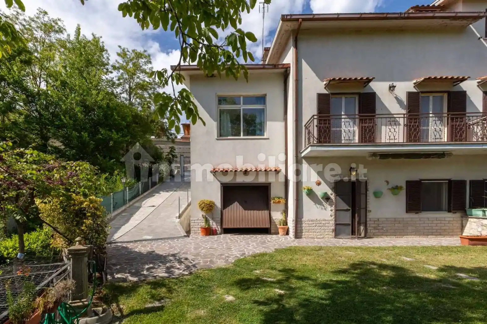 Villa in vendita a Rocca Sinibalda