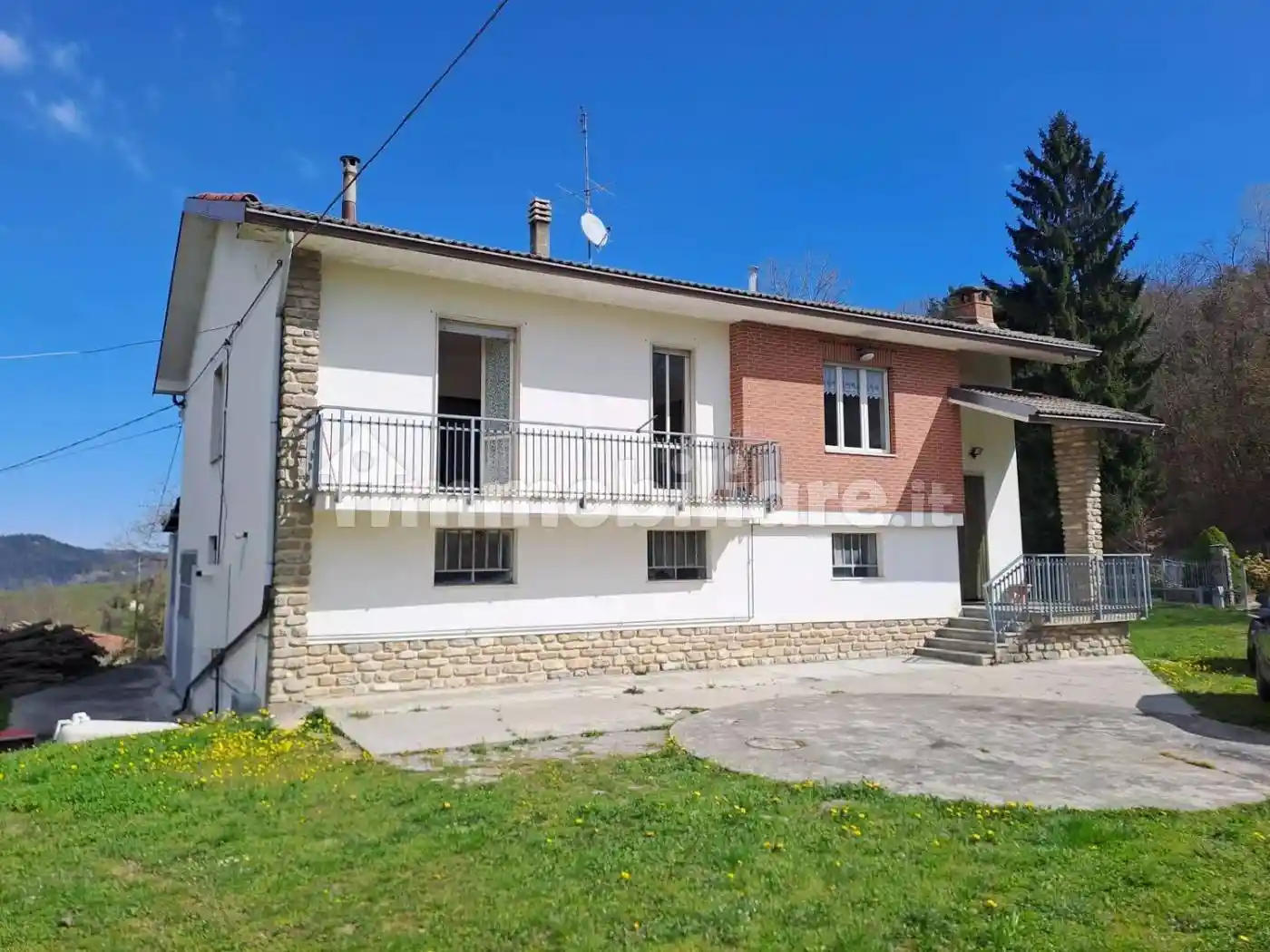Villa in vendita a Cravanzana